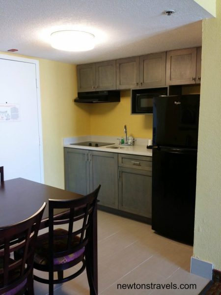 Daytona Inn Seabreeze Kitchenette