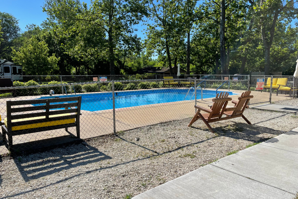 Kankakee KOA pool