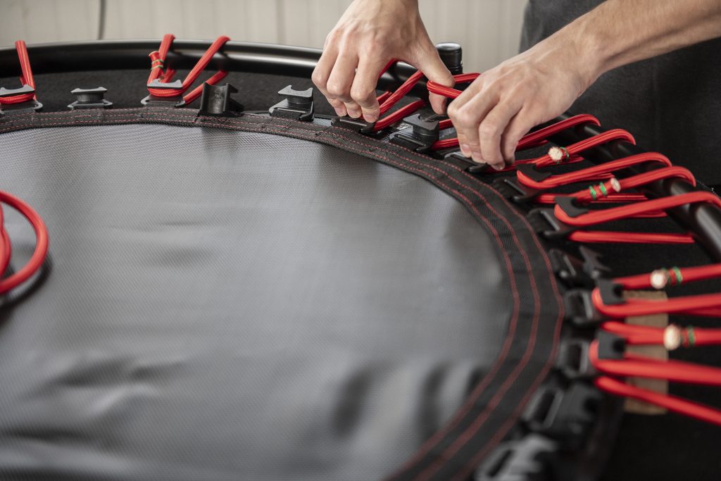 How to change bungees on a Bellicon rebounder for adults